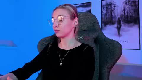 Snapshot of filipinaadams chatting on March 6, 5:46 am cap and Lana  online show from March 6, 5:46 am