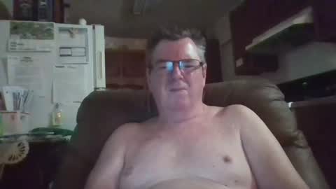 Snapshot of finderfiner chatting on December 27, 9:28 am finderfiner online show from December 27, 9:28 am