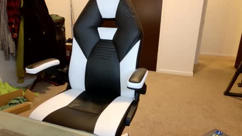 Snapshot of finding_ross chatting on November 15, 11:21 pm Ross online show from November 15, 11:21 pm