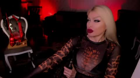 Snapshot of findom_god chatting on June 9, 6:19 pm AlfaFemale online show from June 9, 6:19 pm