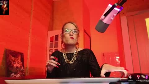 Lady online show from April 24, 6:43 pm