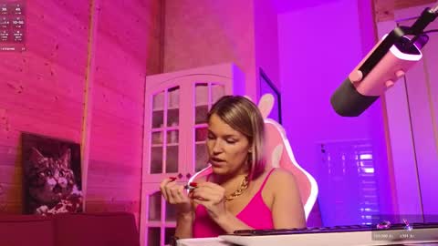 Lady online show from April 29, 5:52 pm