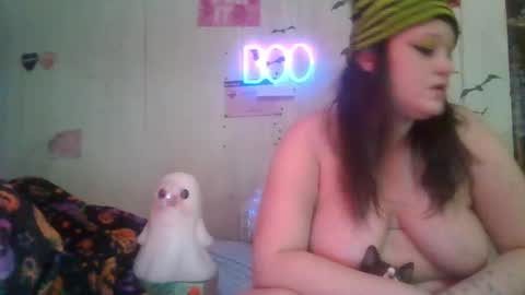 Snapshot of findommefoxi chatting on October 27, 10:58 pm findommefoxi online show from October 27, 10:58 pm