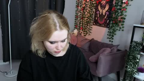 Fiona online show from April 2, 11:02 pm