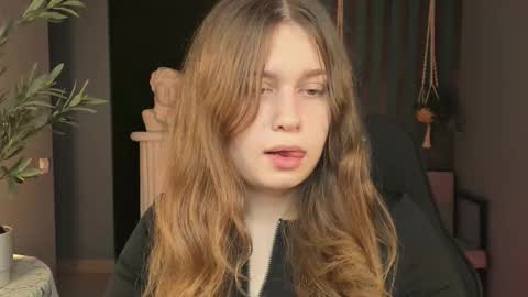 fiora online show from November 7, 5:07 am