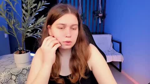 fiora online show from March 15, 5:24 am