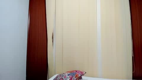 Snapshot of fiorella_apple chatting on August 5, 9:28 pm Valy online show from August 5, 9:28 pm