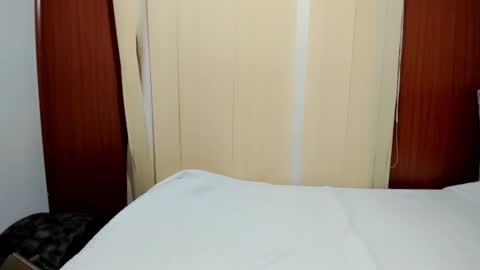 Snapshot of fiorella_apple chatting on August 6, 12:07 pm Valy online show from August 6, 12:07 pm