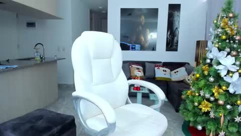 fiore   online show from January 7, 9:46 pm