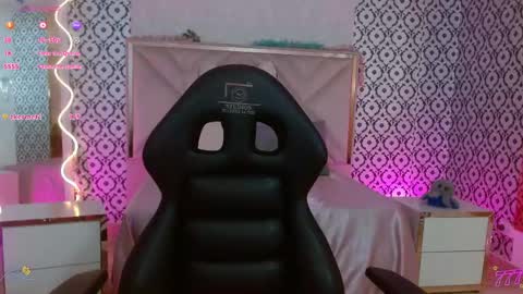 fiory tay online show from May 28, 7:11 pm