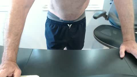 USAUSA online show from April 16, 12:39 pm