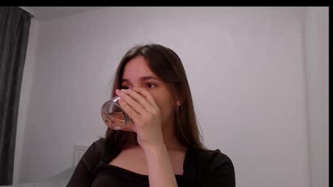 fireflies_fly_ online show from November 11, 6:52 pm