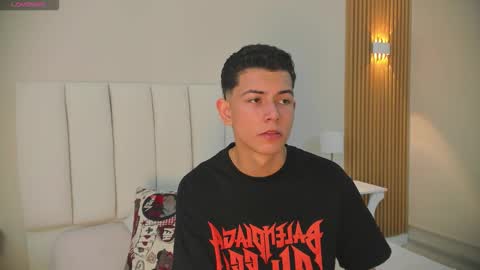 Nicolas online show from October 18, 3:35 pm