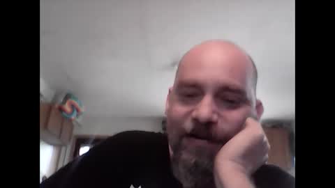 Snapshot of fireprince1977 chatting on May 6, 10:26 pm Brad online show from May 6, 10:26 pm