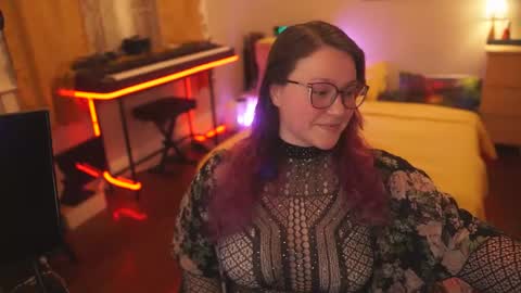 Lio Roxy online show from December 18, 5:35 am