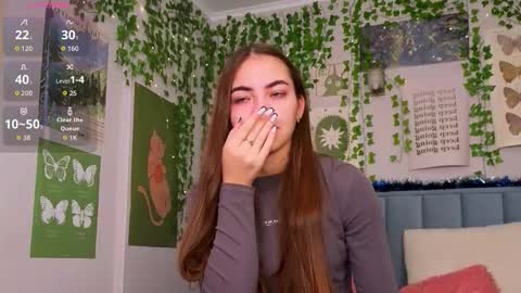 Snapshot of fit_girlfriend chatting on December 23, 4:10 am Ashle online show from December 23, 4:10 am