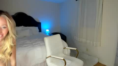 Jamie or Frisky  online show from December 8, 12:07 am