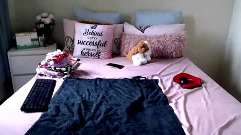 fitblair66_ online show from April 1, 1:01 pm