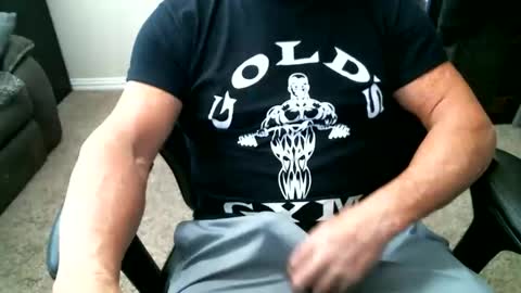 fitguy40 online show from January 17, 7:50 pm