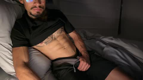fitjacques online show from May 7, 1:22 am