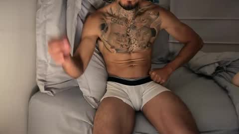 fitjacques online show from May 15, 2:18 am