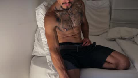 fitjacques online show from May 20, 2:18 am