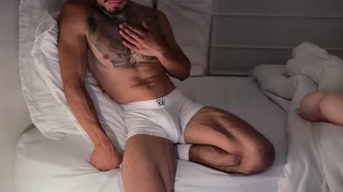 fitjacques online show from May 25, 2:28 am