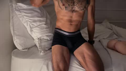 fitjacques online show from May 30, 2:52 am