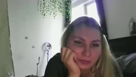 Snapshot of fitkatycom chatting on January 2, 9:33 am fitkatycom online show from January 2, 9:33 am