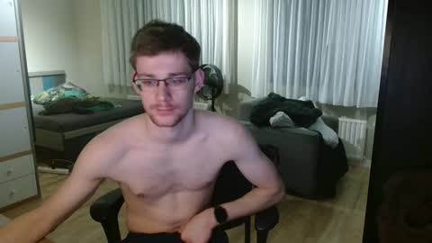 Fitwhiteboy01 online show from November 15, 7:10 pm