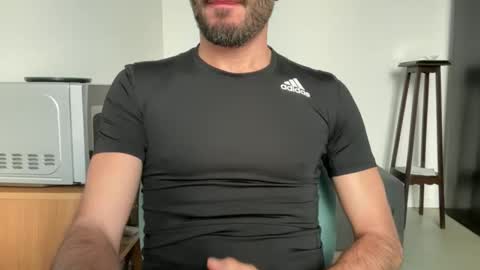 Snapshot of fla85 chatting on October 26, 12:44 pm Fla is short for Flavio online show from October 26, 12:44 pm