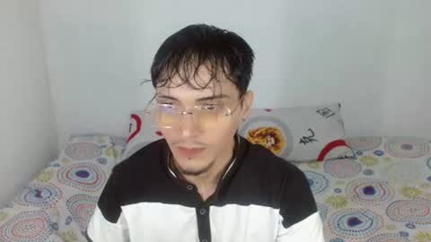 flaco23_latino online show from June 18, 3:18 am