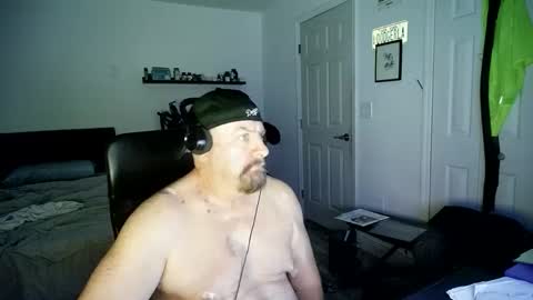 Snapshot of flaguy3233 chatting on December 21, 10:17 am Florida guy online show from December 21, 10:17 am