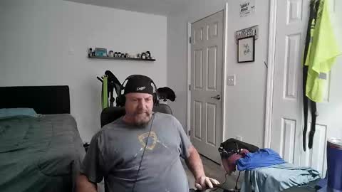 Snapshot of flaguy3233 chatting on January 18, 2:47 am Florida guy online show from January 18, 2:47 am