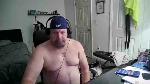 Snapshot of flaguy3233 chatting on January 25, 5:51 am Florida guy online show from January 25, 5:51 am