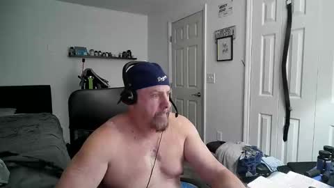 Snapshot of flaguy3233 chatting on February 8, 5:51 am Florida guy online show from February 8, 5:51 am