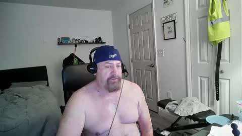 Snapshot of flaguy3233 chatting on February 24, 6:47 pm Florida guy online show from February 24, 6:47 pm
