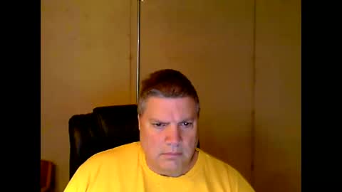 Snapshot of fletch32 chatting on January 1, 5:00 pm jd online show from January 1, 5:00 pm