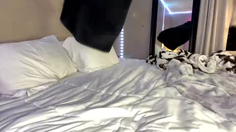 Snapshot of flexyroxxxy chatting on March 7, 1:42 am Roxy online show from March 7, 1:42 am