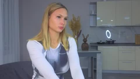 Doloras online show from October 2, 7:21 pm