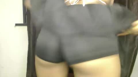 Snapshot of flirty_xxbonny chatting on May 29, 11:25 pm flirty_xxbonny online show from May 29, 11:25 pm