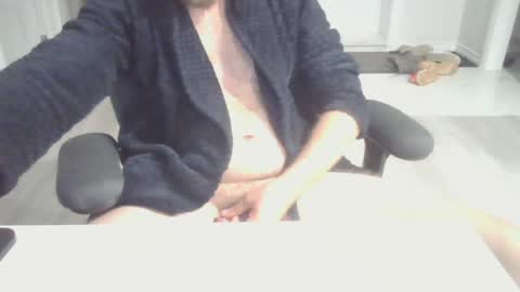 Snapshot of flopy1995 chatting on July 16, 9:26 am flopy1995 online show from July 16, 9:26 am
