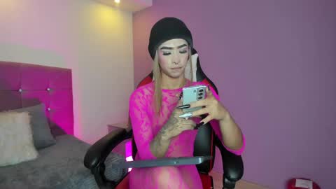 Snapshot of flor_pink chatting on June 7, 4:05 am Flor online show from June 7, 4:05 am