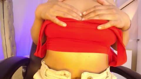 Snapshot of flor_salvaje1 chatting on February 5, 11:20 pm F L O R online show from February 5, 11:20 pm