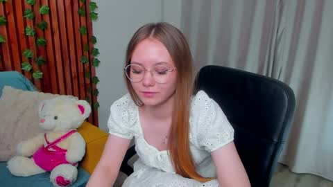 Snapshot of floralarsson chatting on May 14, 3:52 pm hey there guys im Flora no not the one from WInx. But I love magical stuff and especially I love nature. I dont know I thin online show from May 14, 3:52 pm