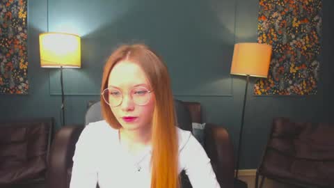 Snapshot of floralarsson chatting on May 17, 10:00 am hey there guys im Flora no not the one from WInx. But I love magical stuff and especially I love nature. I dont know I thin online show from May 17, 10:00 am