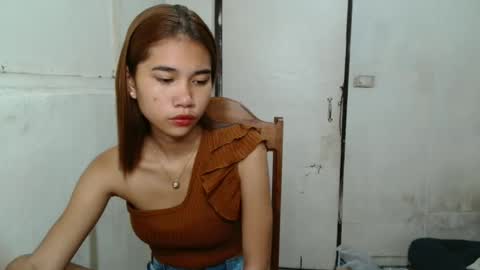 Snapshot of florloversweet1 chatting on February 19, 7:59 am florloversweet1 online show from February 19, 7:59 am