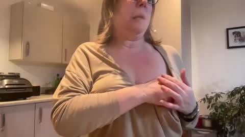 flossyishot online show from January 14, 10:23 pm