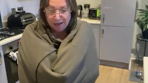 flossyishot online show from October 17, 6:32 pm