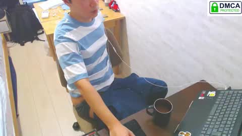 Snapshot of flowerbox chatting on October 25, 6:43 am flowerbox online show from October 25, 6:43 am